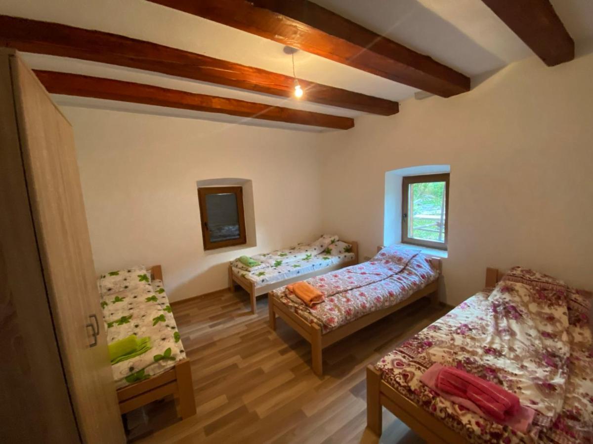 Shpija E Gjyshit Vuthaj Hotel Gusinje Bagian luar foto