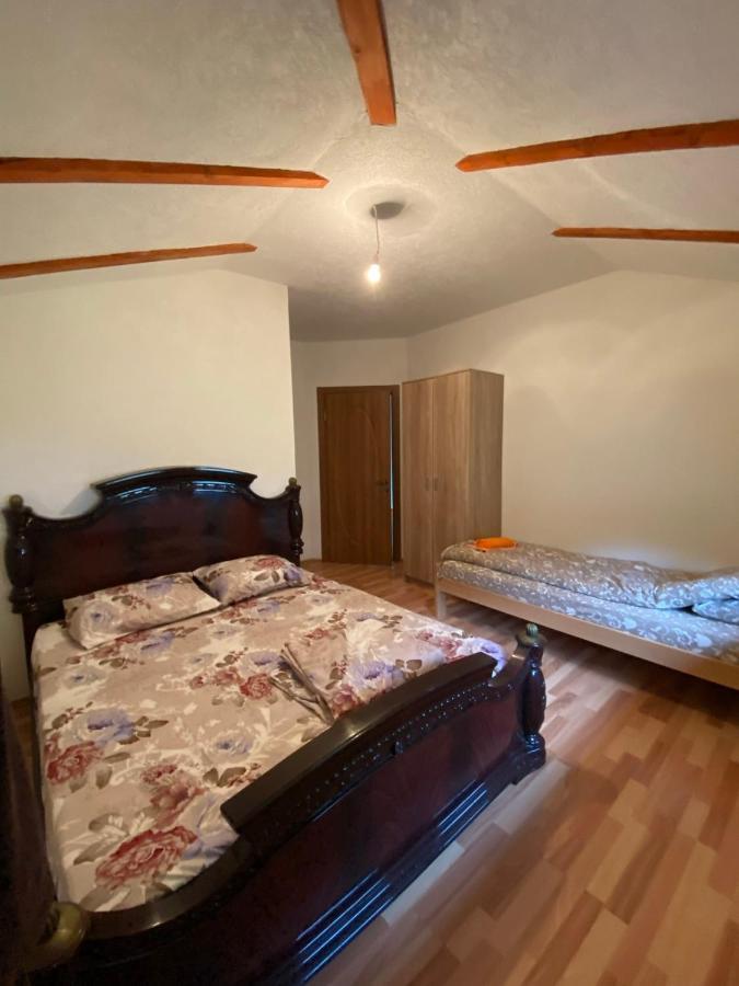 Shpija E Gjyshit Vuthaj Hotel Gusinje Bagian luar foto
