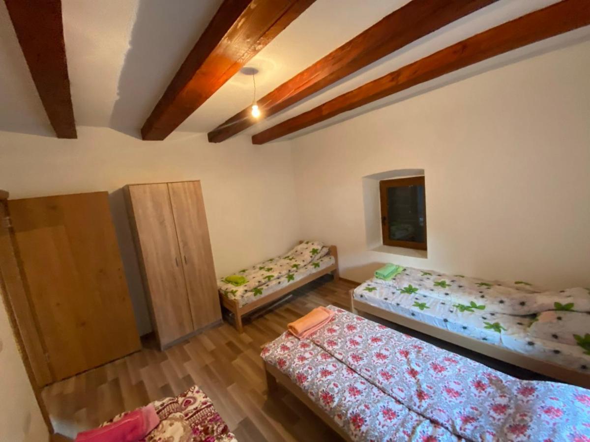 Shpija E Gjyshit Vuthaj Hotel Gusinje Bagian luar foto